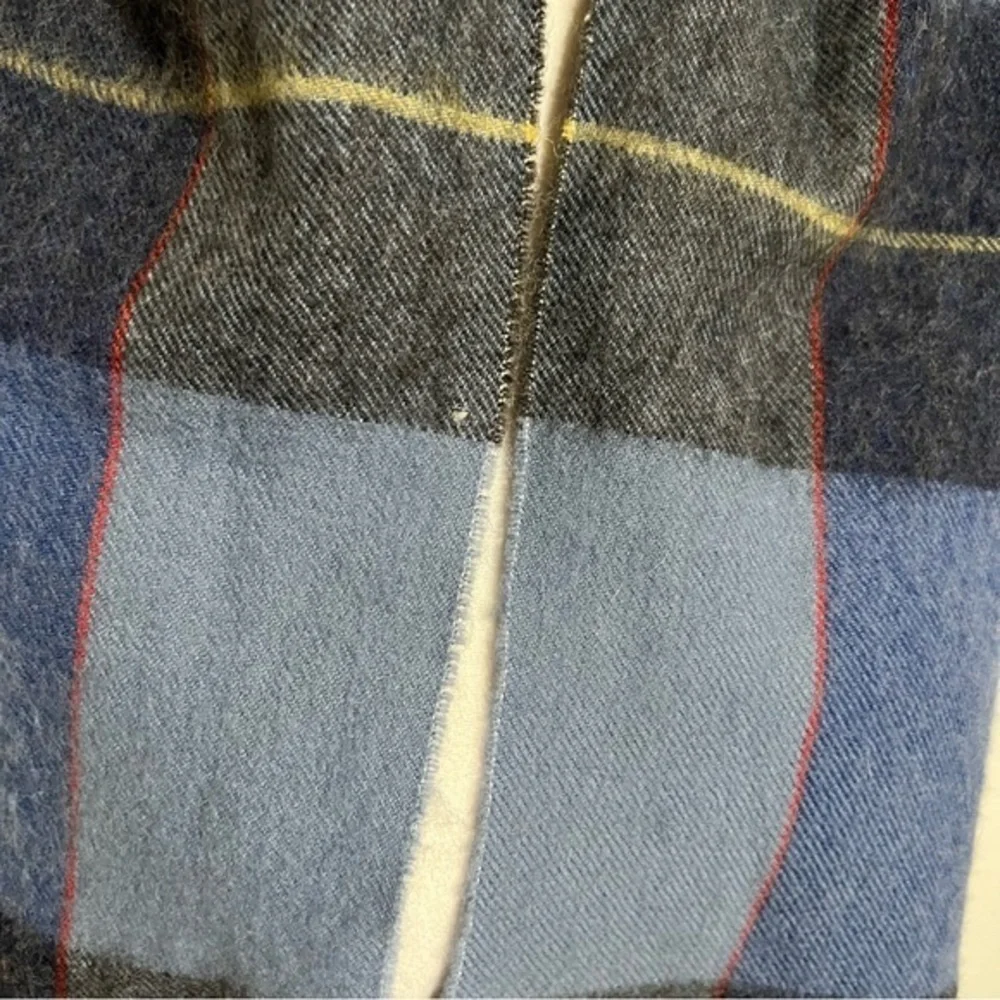 Centura Blue Gray Plaid Lambswool Scarf with Fringe Made in Uruguay   Unisex